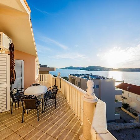Apartamenty Z Basenem Ilja 로고즈니차 외부 사진
