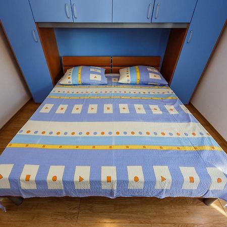 Apartamenty Z Basenem Ilja 로고즈니차 외부 사진