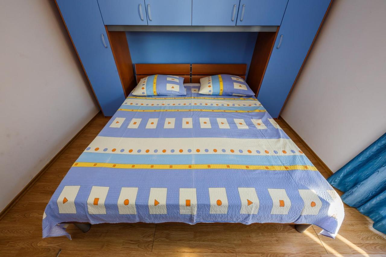 Apartamenty Z Basenem Ilja 로고즈니차 외부 사진