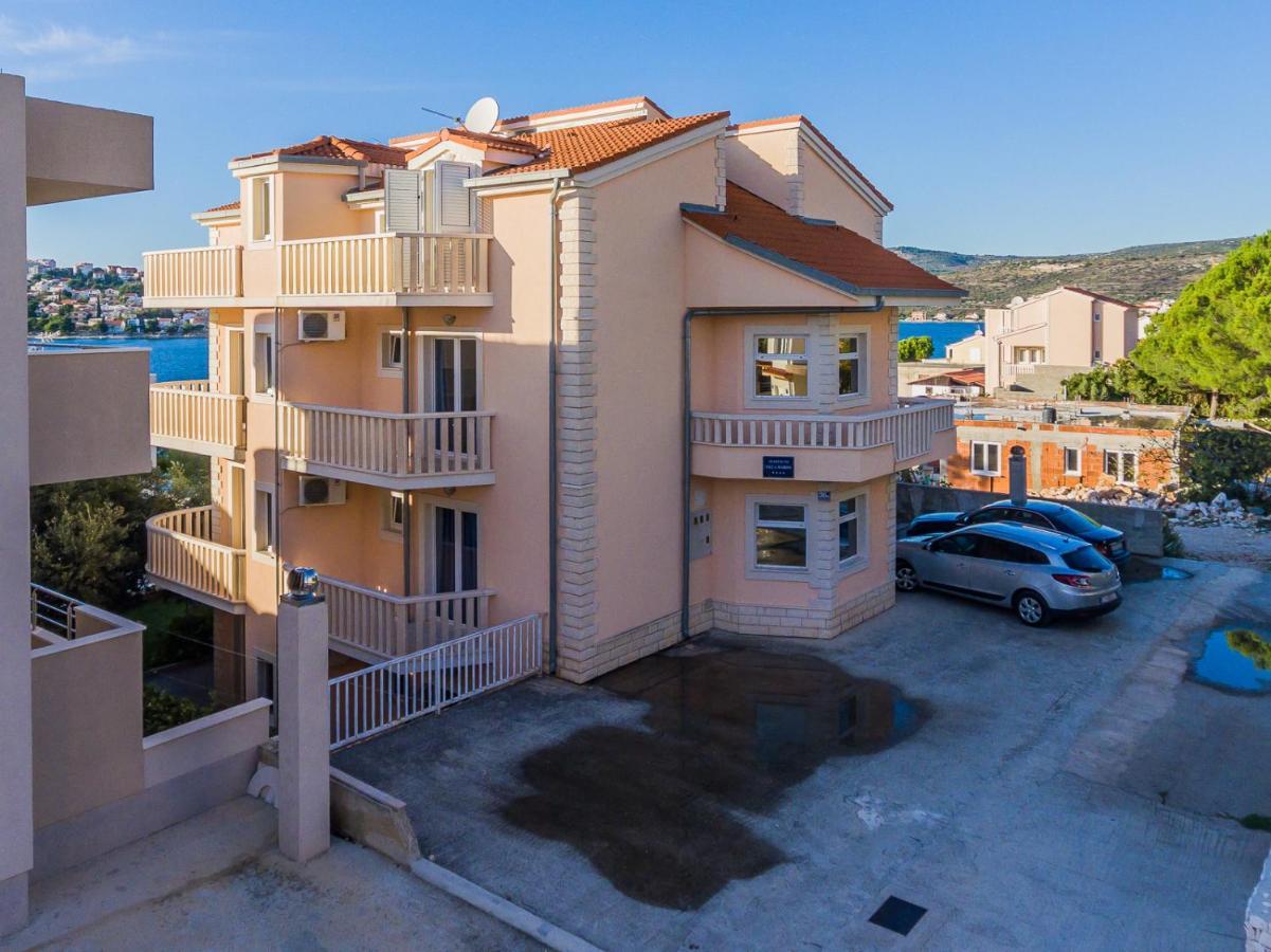 Apartamenty Z Basenem Ilja 로고즈니차 외부 사진